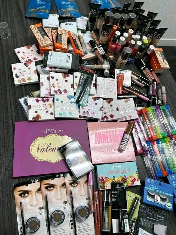 Cosmetics and makeup pallets for sale Cosmetics and makeup pallet