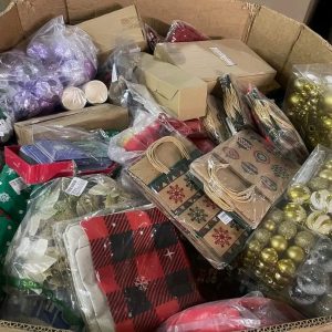 Pallets Of Christmas Decor